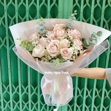 Bó Hoa Hồng Kem Dâu Kết Hợp Baby Trắng Vẻ Đẹp Thiên Thần Ngọt Ngào