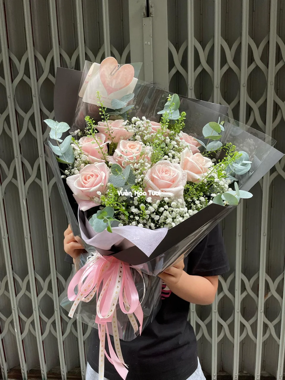 Bó Hoa Hẹn Hò Ngọt Ngào Hồng Kem Say Đắm Bó Hoa Hẹn Hò Ngọt Ngào Hồng Kem Say Đắm - Ảnh 1