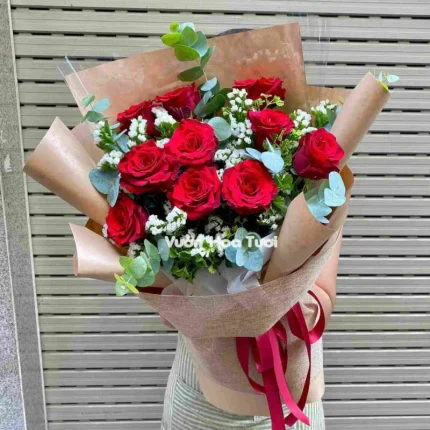 Bó Hoa Hồng Đỏ Cổ Điển Rực Rỡ - Món Quà Sinh Nhật Ý Nghĩa