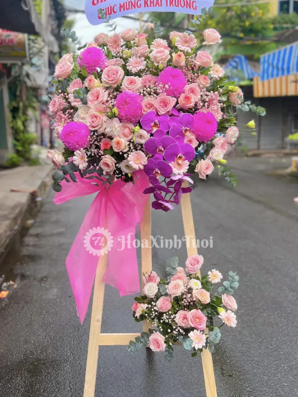 Kệ Hoa Đơm Hoa Kết Trái – Lan Tỏa May Mắn, Gắn Kết Yêu Thương