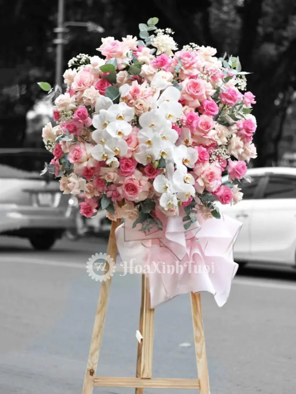 Kệ Hoa Nghệ Thuật – Tinh Hoa Sáng Tạo Cho Dịp Đặc Biệt