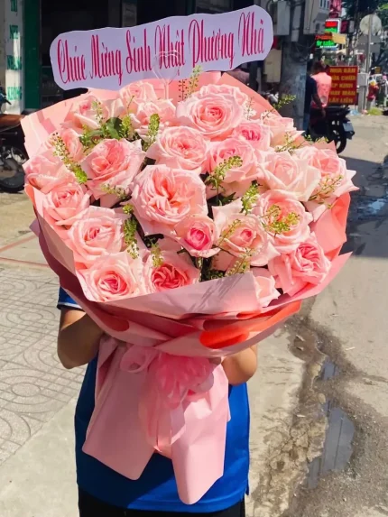 Bó Hoa Hồng Cô Nàng Quý Phái – Biểu Tượng Thanh Lịch Và Sang Trọng