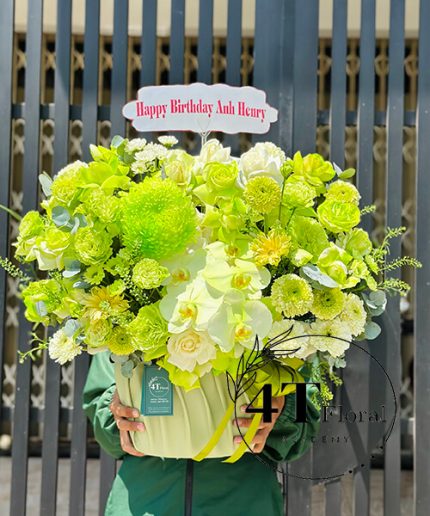 Giỏ Hoa Hiện Đại Tone Xanh Lá – Phong Cách Tươi Mới, Thanh Lịch
