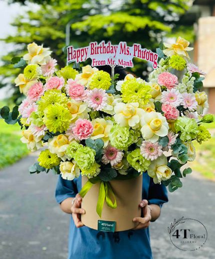 Giỏ Hoa Tặng Bạn Thân - Gửi Trao Thân Tình Ấm Áp