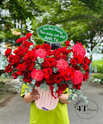 Giỏ Hoa Nhập Tone Đỏ Hồng – Sắc Màu Sang Trọng, Gửi Trao Yêu Thương