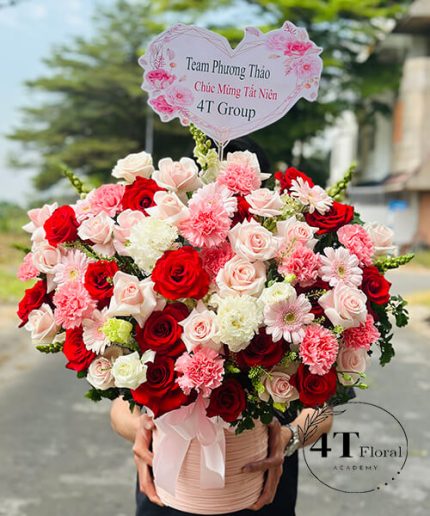 Giỏ Hoa Tone Đỏ Hồng Đầy Đặn - Sắc Thắm Ngập Tràn Yêu Thương