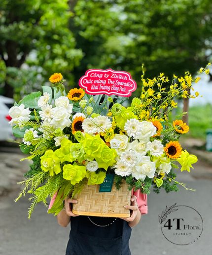 Giỏ Hoa Tone Xanh Trắng Vàng Phong Cách Hàn Quốc - Sắc Màu Thanh Lịch, Tươi Mới