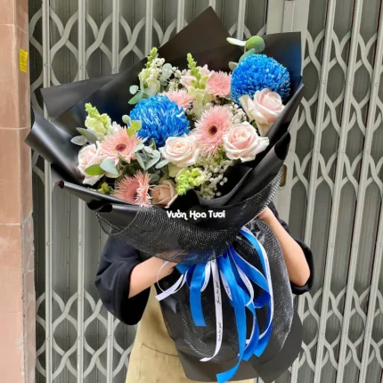 Bó Hoa Sinh Nhật Hồng Kem Smilimi Blue Rực Rỡ Sắc Màu Ngọt Ngào