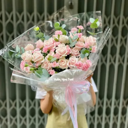 Bó Hoa Sinh Nhật Hồng Kem Ngọt Ngào, Rạng Rỡ Ngày Vui