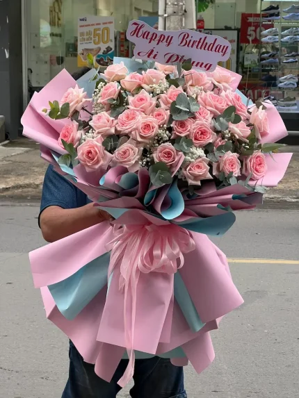 Bó Hoa Hồng Nụ Hôn Bất Ngờ - Gửi Trao Đam Mê Cháy Bỏng