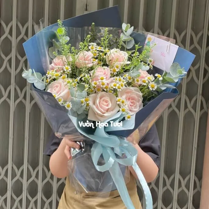 Bó Hoa Hồng Sinh Nhật Lãng Mạn Tặng Người Yêu Gửi Trọn Yêu Thương Bó Hoa Hồng Sinh Nhật Lãng Mạn Tặng Người Yêu Gửi Trọn Yêu Thương - Ảnh 1