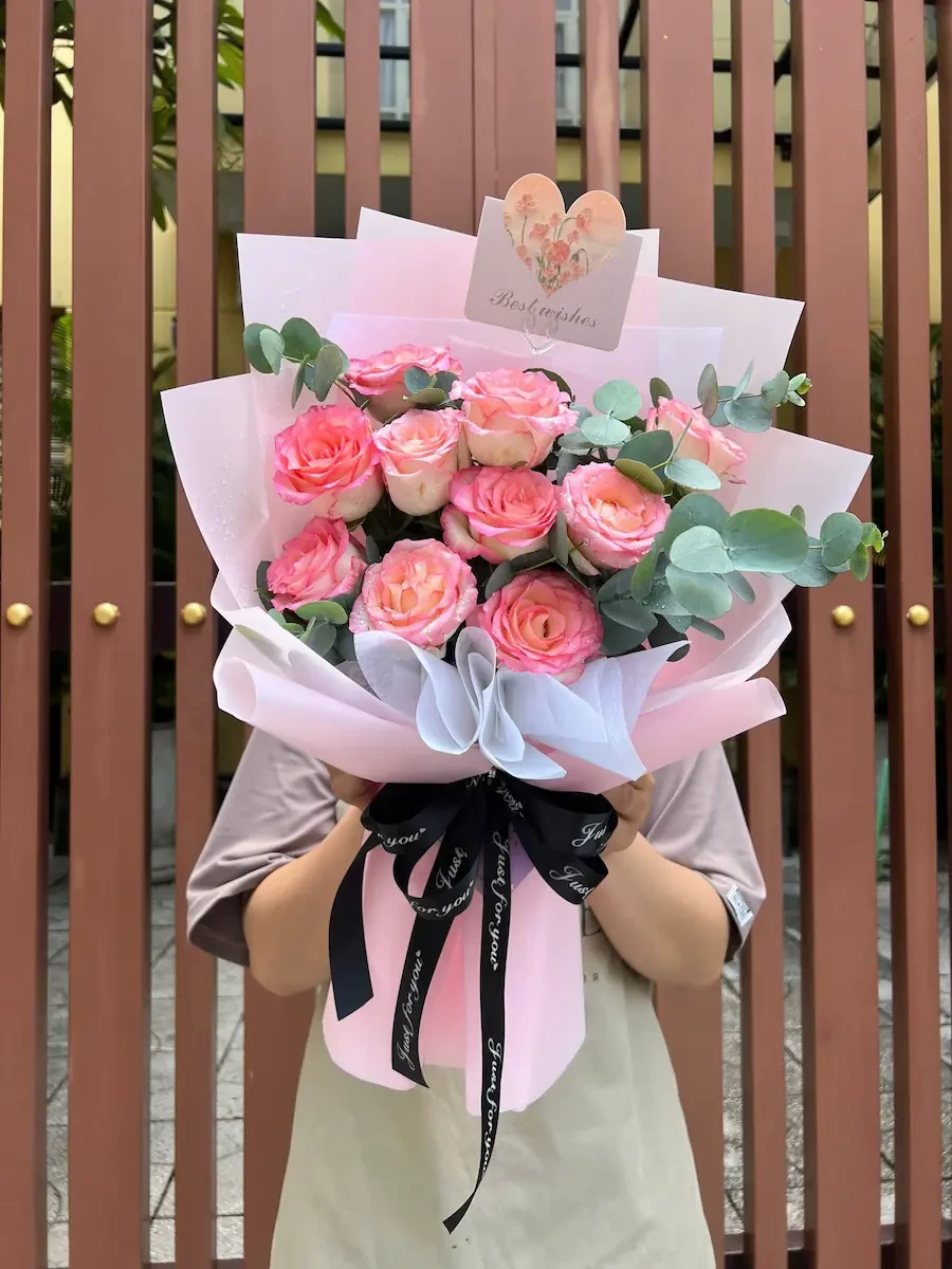 Bó Hoa Hồng Yêu Thương Nồng Cháy – Sắc Hồng Nồng Nàn, Gửi Lời Thương Bó Hoa Hồng Yêu Thương Nồng Cháy - Sắc Hồng Nồng Nàn, Gửi Lời Thương - Ảnh 1