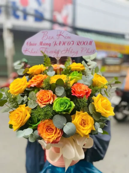 Giỏ Hoa Hồng Giấc Mơ Hoa – Rực Rỡ Vàng Cam Xanh Lá, Sắc Màu Hy Vọng