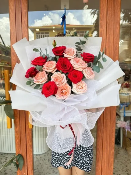 Bó Hoa Hồng Rực Rỡ Sắc Thắm – Sắc Đỏ Ngọt Ngào, Lời Yêu Gửi Trao