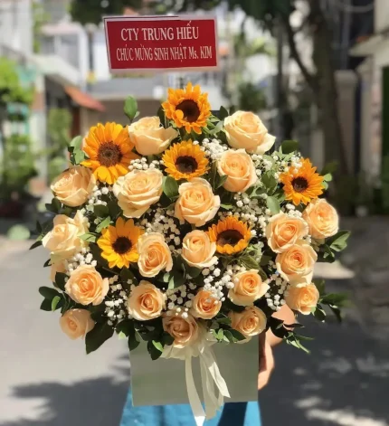 Giỏ Hoa Hồng Nature’s Gift – Sắc Vàng Hướng Dương