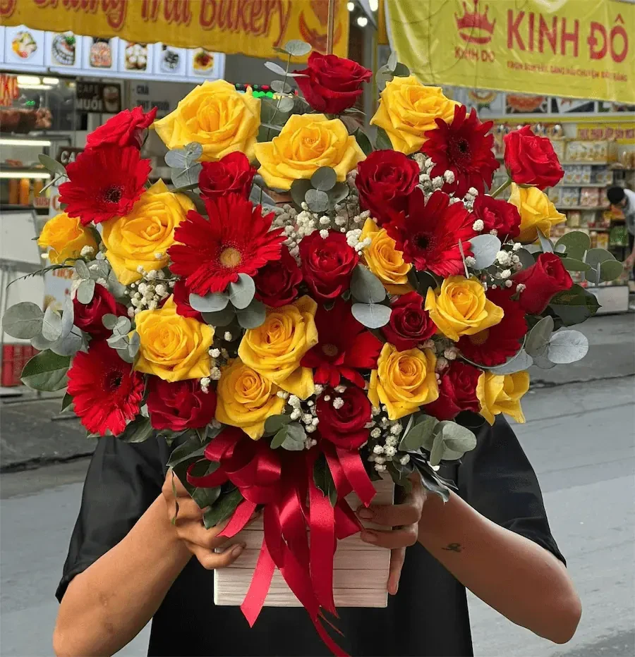 Giỏ Hoa Hồng Mùa Thu Của Em – Sắc Màu Nồng Nàn, Yêu Thương Dịu Dàng Giỏ Hoa Hồng Mùa Thu Của Em - Sắc Màu Nồng Nàn, Yêu Thương Dịu Dàng - Ảnh 1