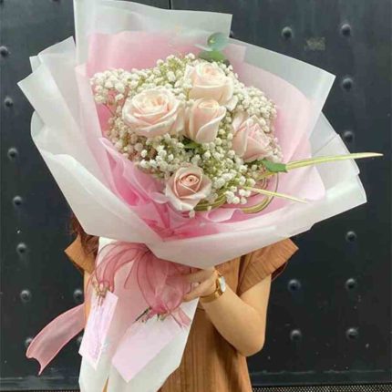 Bó Hoa Hồng Mây Lang Thang – Sắc Hồng Nhẹ Nhàng, Tinh Khôi Trắng Ngọc